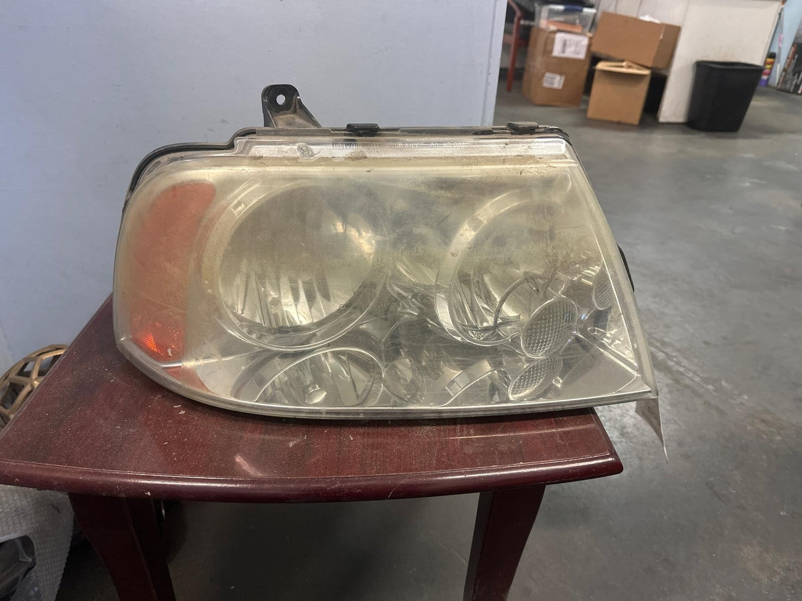 Right Passenger Side Headlight Assembly For 2003-2006 Lincoln Navigator0